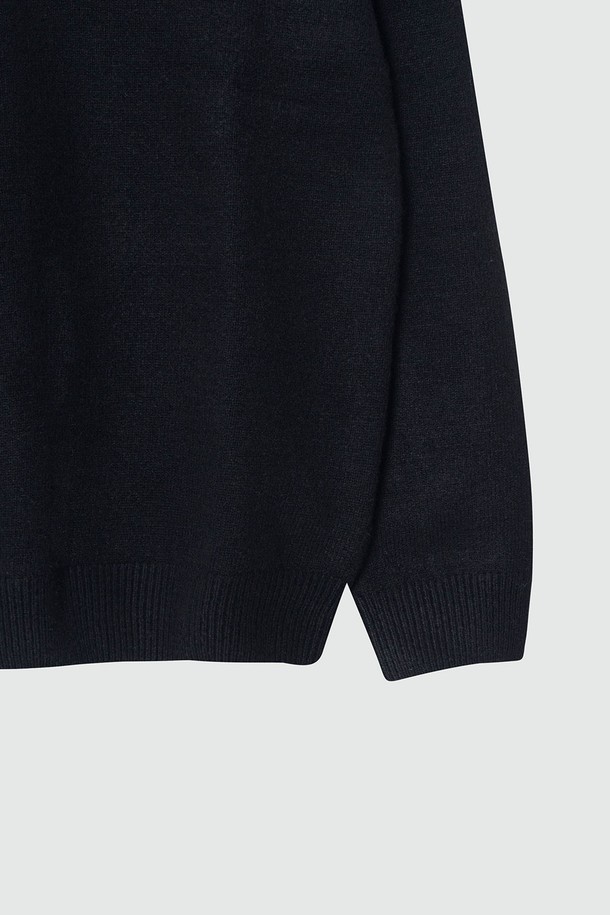 EZIO - 스웨터 - Soft Plain Round Knit_Black