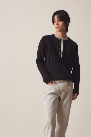 Henley Neck Knit_Black