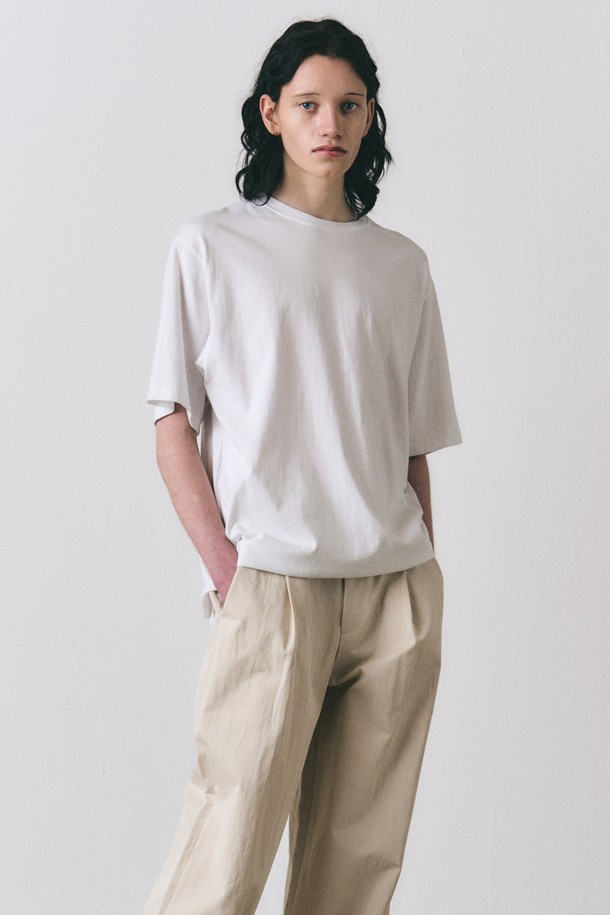 EZIO - 반팔티셔츠 - Essence Basic T-shirt_White