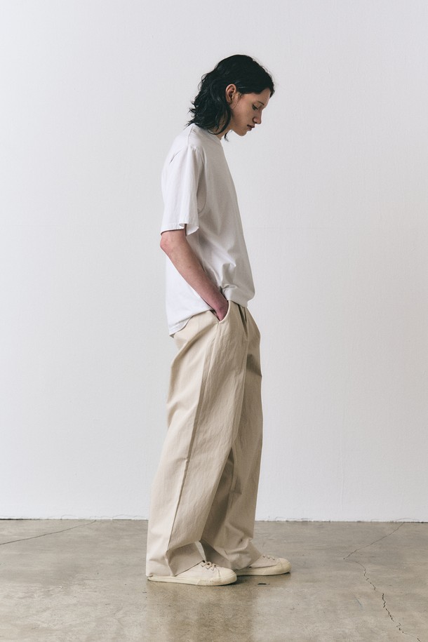 EZIO - 캐주얼팬츠 - One-Tuck Chino Wide Pants_Beige