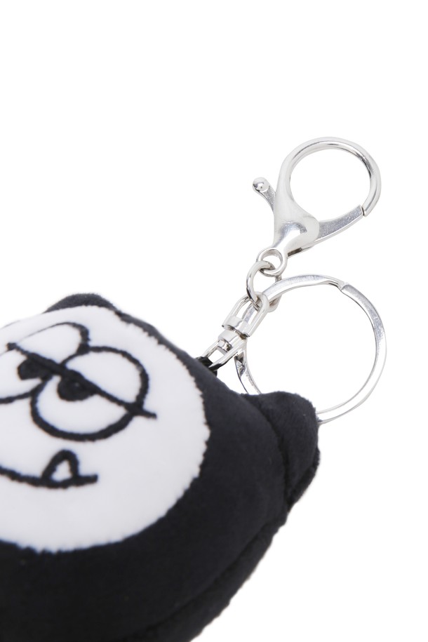 [WAACKIZ] 유니 돌 키링은 와키즈 캐릭터 디자인의 미니 사이즈 키링입니다. 블랙과 화이트 두 가지 색상으로 제공되어, 어떤 스타일에도 포인트 아이템으로 활용하기 좋습니다. 인형 디자인으로 제작되어 유니크한 매력을 더하며, 골프, 일상 등 다양한 용도로 사용할 수 있습니다. 소지품에 개성을 더하고 싶은 분들께 추천하는 아이템입니다.
