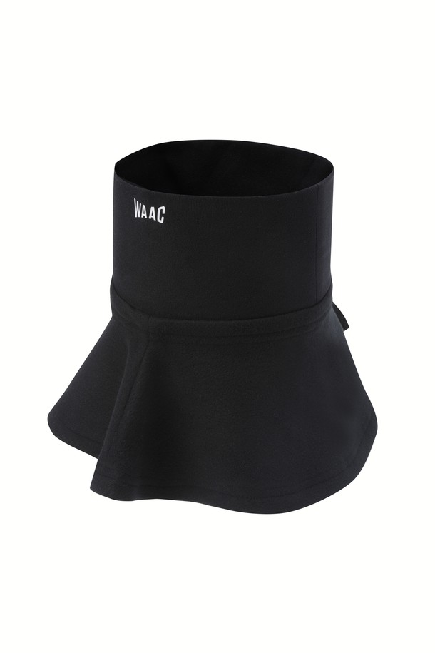 남성용 넥워머입니다. 신축성 소재로 제작되어 부드러운 촉감을 선사하며, 가을/겨울 시즌 골프 활동 시 보온성을 제공합니다. 군더더기 없는 깔끔한 블랙 컬러 디자인에 상단 배색 로고 프린팅으로 세련된 스타일을 연출합니다. 심플하면서도 실용적인 아이템으로, 다양한 스타일에 매치하기 좋습니다. 넥워머로 따뜻하고 편안한 골프를 즐겨보세요.
