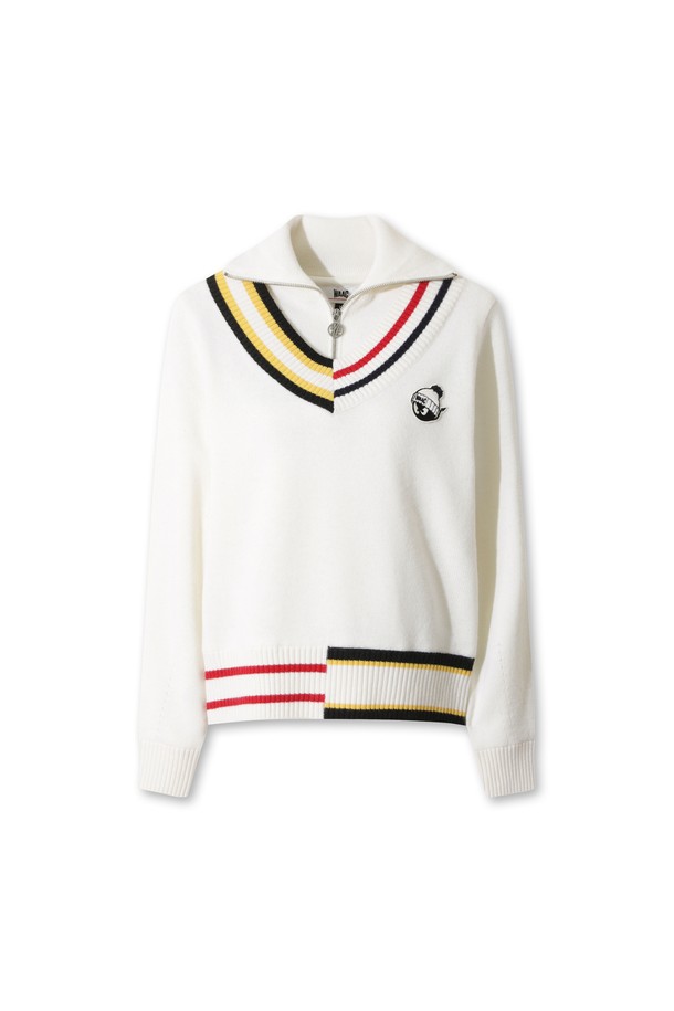 여성 비대칭 립 쿼터-집 스웨터는 골프룩과 겨울 데일리룩에 모두 잘 어울리는 스포티하고 클래식한 매력의 스웨터입니다. 부드러운 울 소재와 두꺼운 두께감으로 겨울철 보온과 방풍 기능을 제공하며, 레귤러핏으로 편안한 착용감을 선사합니다. 화이트 컬러에 립 패턴, 긴 소매, V넥 디자인이 세련된 느낌을 더하며, 밑단의 폼폼 비니 와펜 디테일과 레이어드 디자인으로 포인트를 주었습니다. 집업 여밈 방식은 간편하게 착용할 수 있도록 도와줍니다.
