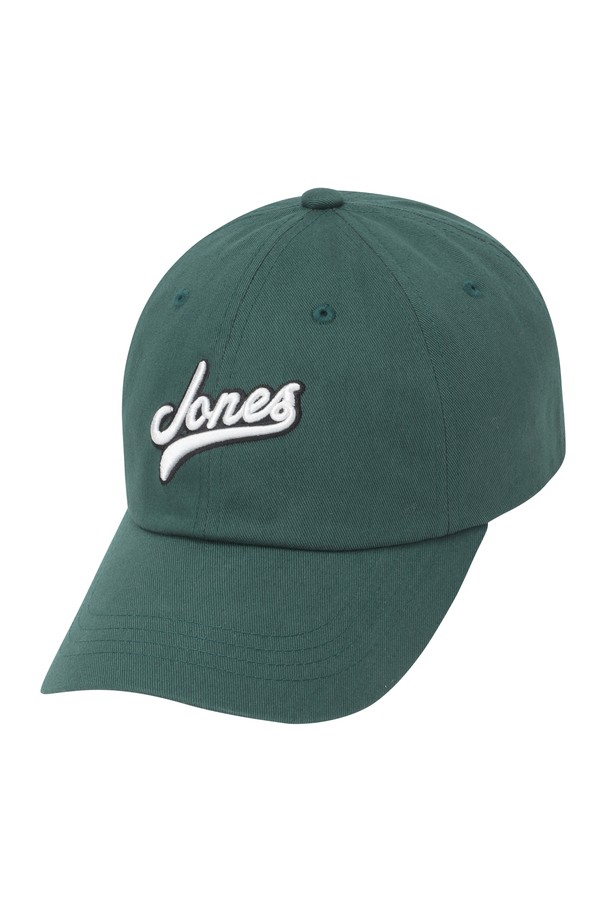 [남녀공용][JONES] 유니 JONES 로고 캡은 그린 컬러의 면 소재 볼캡입니다. 중간 깊이의 모자에 8cm 챙으로 제작되었으며, 라운드형 챙과 부드러운 촉감이 특징입니다. 전면에 JONES 로고 자수, 후면 스트랩을 통한 사이즈 조절이 가능하며, 머리둘레는 56cm입니다. 골프룩, 여행룩, 캐주얼, 미니멀, 스포티 스타일 모두 소화 가능한 아이템입니다. 봄, 여름, 가을에 착용하기 좋습니다.
