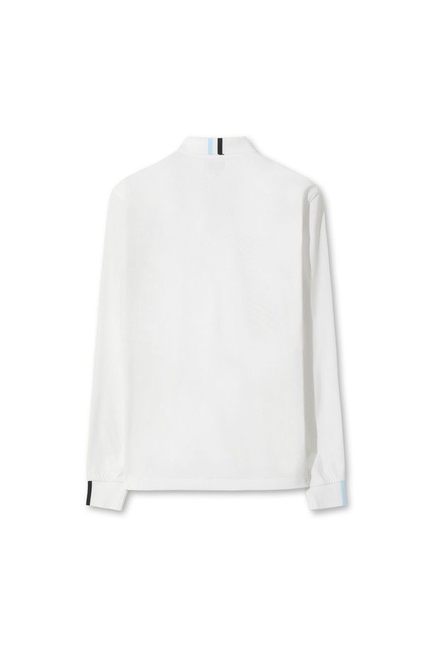 [코리아 TKR] Men Essential 폴로 티셔츠는 남성용 폴로 티셔츠로, 골프 및 일상용으로 활용하기 좋습니다. 부드러운 촉감의 폴리에스테르와 스판덱스 혼방 소재로 제작되어 봄, 여름 시즌에 적합하며 신축성을 제공합니다. 스탠다드핏에 레귤러 기장으로 편안한 착용감을 선사하며, 화이트 컬러에 왼쪽 가슴 와펜과 뒷목 스트라이프 디테일로 포인트를 더했습니다. 베이직하면서도 스포티한 스타일을 연출하는 긴소매 폴로넥 디자인의 폴로 티셔츠입니다.
