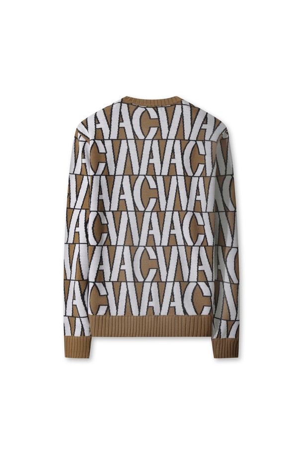 남성 로고 패턴 크루넥 스웨터는 부드러운 울 소재로 제작되어 가을과 겨울, 쌀쌀한 날씨에도 따뜻하게 착용할 수 있습니다. 브라운과 화이트 두 가지 색상으로 출시되었으며, 릴랙스 핏과 라운드넥 디자인으로 편안한 착용감을 선사합니다. 와키 자수 와펜 디테일이 돋보이며, 캐주얼, 클래식, 미니멀 스타일을 모두 아우르는 매력을 지녔습니다. 특히 골프룩을 즐겨 입는 남성분들에게 세련된 스타일을 더해줄 아이템입니다. 긴 소매 기장의 두꺼운 스웨터로, 포근함과 스타일을 동시에 만족시킵니다.
