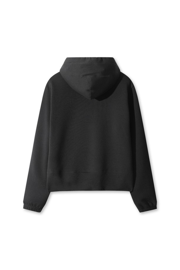 블랙 컬러의 여성 저지 재킷입니다. 가볍고 부드러운 저지 소재로 제작되어 편안한 착용감을 제공하며, 봄, 가을 시즌에 적합합니다. 스포티하면서도 베이직한 스타일로 골프룩뿐만 아니라 일상에서도 활용하기 좋습니다. 크롭 기장의 후드 디자인에 집업 여밈 방식으로 간편하게 착용할 수 있으며, 레귤러핏으로 깔끔한 실루엣을 연출합니다. 심플한 디자인으로 다양한 스타일과 매치하기 용이합니다.
