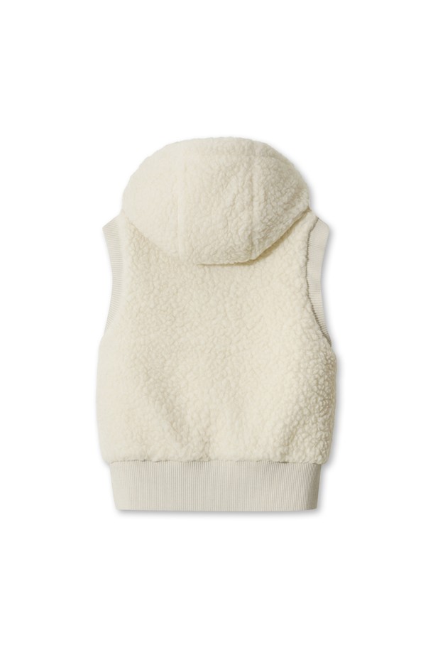 아이보리 컬러의 여성 플리스 조끼입니다. 가을, 겨울 시즌에 골프, 일상에서 스포티하고 캐주얼한 스타일을 연출하기 좋습니다. 부드러운 촉감의 플리스와 부클 소재를 사용하여 보온성을 높였으며, 두꺼운 두께감으로 따뜻함을 더했습니다. 민소매 디자인으로 활동성을 높였으며, 리브 마감과 충전재를 포함하여 편안한 착용감을 제공합니다. 레귤러핏으로 제작되었으며, 집업 방식으로 간편하게 착용 가능합니다.
