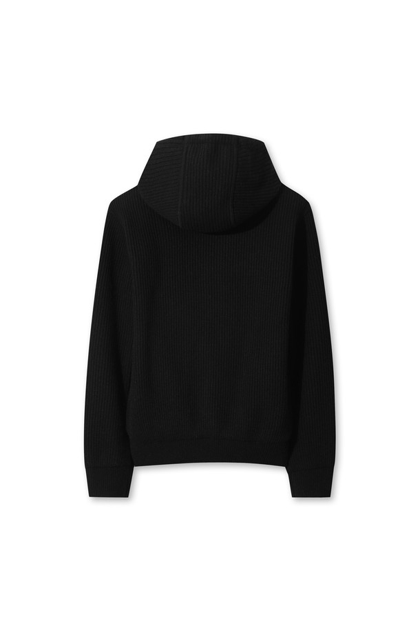 블랙과 브라운 컬러로 구성된 브리오슈 니트 후드 재킷입니다. 여성 골프 및 일상복으로 활용 가능하며, 겨울철 방풍 및 보온 기능을 제공합니다. 레귤러핏으로 제작되었으며, 부드러운 촉감의 울 소재와 두꺼운 두께감으로 포근함을 더했습니다. 긴 소매와 후드 디테일, 로우 게이지 니트 짜임이 특징이며, 집업 스타일로 편안하게 착용할 수 있습니다. 캐주얼, 스포티, 미니멀 스타일을 모두 소화하여 다양한 골프룩 연출에 용이합니다.
