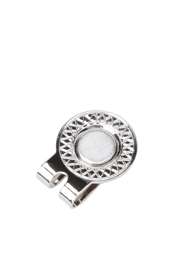 [HANDMADE EDITION] 자개 볼마커 세트는 골프를 즐기는 당신을 위한 특별한 아이템입니다. 천연 자개를 사용하여 제작되어 은은하게 빛나는 화이트와 실버 컬러가 고급스러운 분위기를 연출합니다. 각 세트는 2PCS로 구성되어 있으며, 클립형 디자인으로 편리하게 사용 가능합니다. 섬세한 와키 모티브와 클립 디자인이 필드 위에서 당신의 개성을 드러낼 것입니다. 핸드메이드(handmade)로 제작되어 더욱 특별하며, 골프를 사랑하는 당신에게 훌륭한 선물이 될 것입니다.
