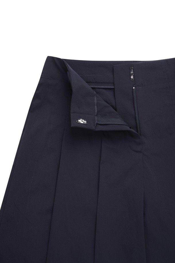 WAAC - 하프팬츠 - Women Bermuda Pleats Pants