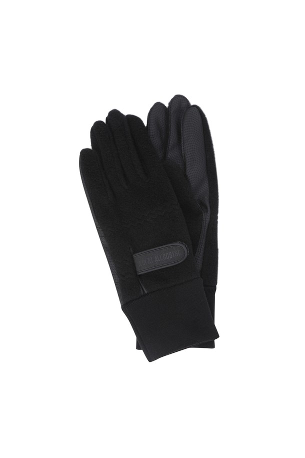 남성용 합성 가죽 골프 장갑(1쌍)입니다. 블랙 색상으로, 심플한 스타일과 클래식, 미니멀 무드를 연출합니다. 부드러운 합성가죽과 플리츠 소재를 사용하여 겨울철 보온성을 높였으며, 손목 밴딩 디테일로 흘러내림 방지 기능을 더했습니다. 골프룩에 잘 어울리는 실용적인 아이템으로, 일상생활에서도 활용 가능합니다.
