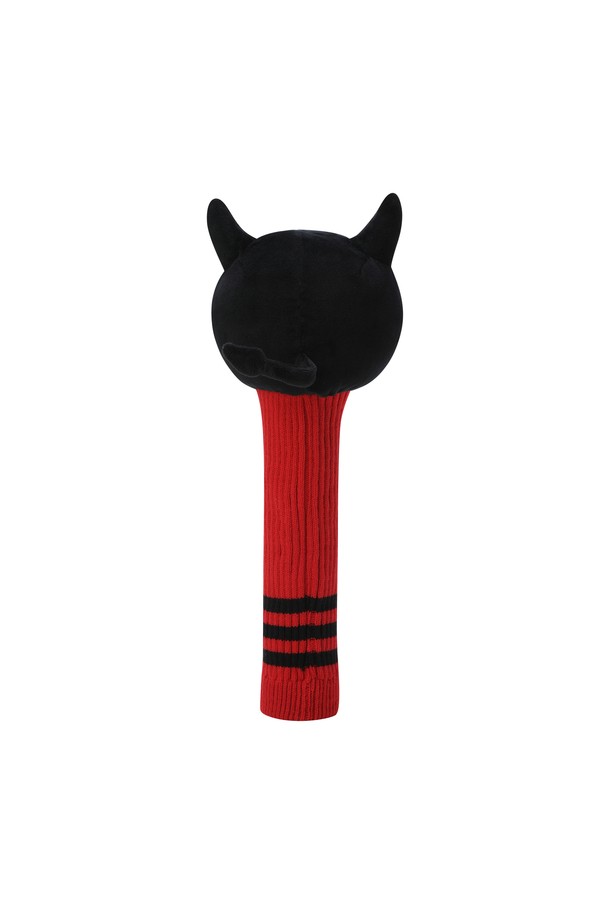 WAACKY(와키) 우드 커버는 골프 용품으로, 공용으로 사용 가능합니다. 캐릭터와 스트라이프 패턴이 적용되어 개성 넘치는 디자인을 자랑합니다. 신축성 있는 소재로 제작되어 우드에 안정적으로 장착되며, 립 조직 입구로 클럽을 안전하게 보호합니다. 배색 컬러 포인트로 디자인에 포인트를 더했습니다. 골프를 즐기는 모든 분에게 적합한 아이템입니다.
