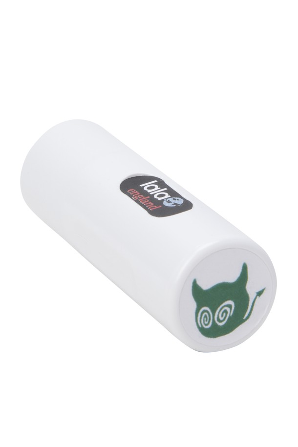 WAACKY(와키) Ball Stamp는 골프 공에 마킹할 수 있는 플라스틱 소재의 도구입니다. 흰색 컬러로 제작되었으며, 휴대성이 뛰어나 언제 어디서든 간편하게 사용할 수 있습니다. 5초 이내의 빠른 건조 속도를 자랑하며, 400회 이상 사용 가능한 실용적인 제품입니다. 골프 라운딩 시 자신의 공을 식별하고 개성을 표현하는 데 유용합니다. 컴팩트한 사이즈로 휴대성이 뛰어나 골프 가방에 넣어 다니기 좋습니다.
