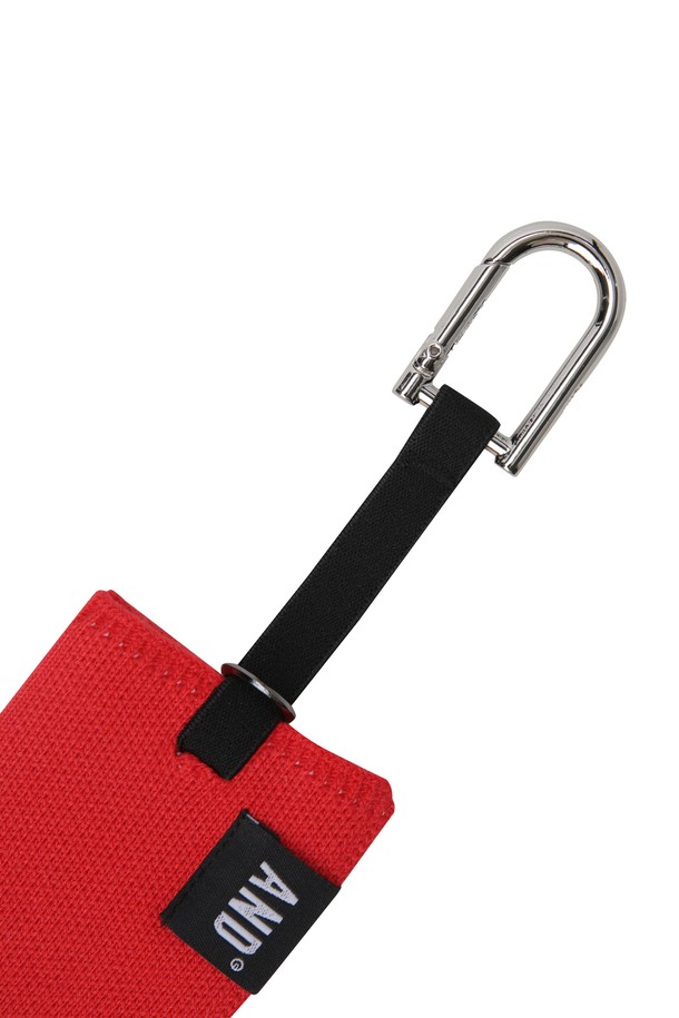 WAAC X AND GOLF 플리츠 볼 타월은 골프 용도로 제작된 볼 타월입니다. 플리츠(pleats) 패턴 디자인이 특징이며, WAAC(왁) 시그니처 디자인을 담았습니다. 고무 밴드로 간편하게 고정하여 사용할 수 있으며, 가로 20cm, 세로 6cm의 사이즈입니다. 골프 라운딩 시 볼을 깨끗하게 유지하는 데 도움을 줍니다.
