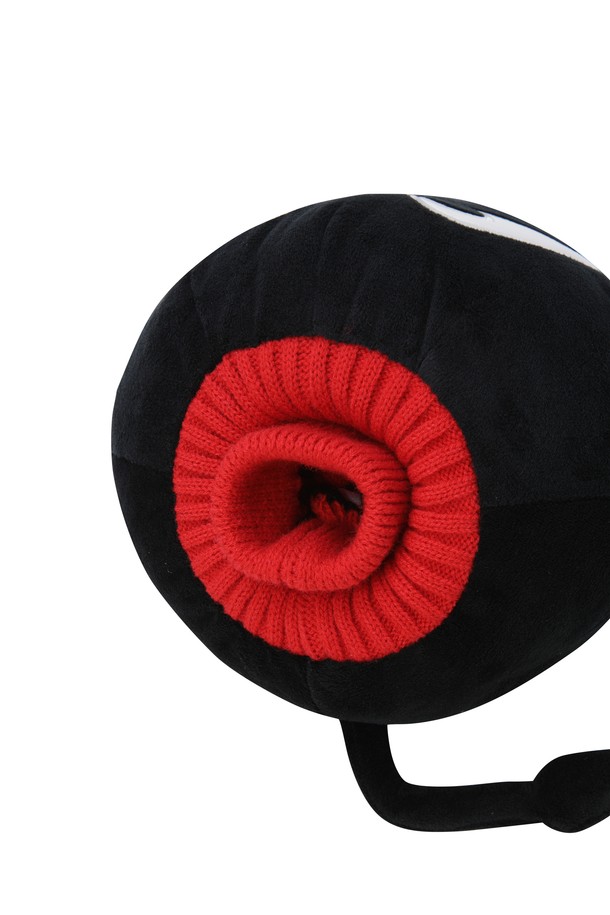 WAACKY(와키) 드라이버 커버는 골프 용품으로, 공용으로 사용할 수 있는 제품입니다. 귀여운 캐릭터 디자인이 특징이며, 신축성이 뛰어난 소재로 제작되어 드라이버 헤드를 안전하게 보호합니다. 골프 클럽에 개성을 더하고 싶거나, 소중한 드라이버를 스크래치로부터 보호하고 싶다면 이 제품을 선택해 보세요.
