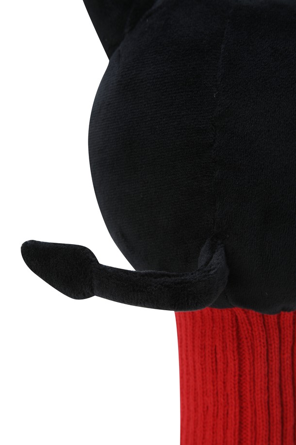 WAACKY(와키) 우드 커버는 골프 용품으로, 공용으로 사용 가능합니다. 캐릭터와 스트라이프 패턴이 적용되어 개성 넘치는 디자인을 자랑합니다. 신축성 있는 소재로 제작되어 우드에 안정적으로 장착되며, 립 조직 입구로 클럽을 안전하게 보호합니다. 배색 컬러 포인트로 디자인에 포인트를 더했습니다. 골프를 즐기는 모든 분에게 적합한 아이템입니다.
