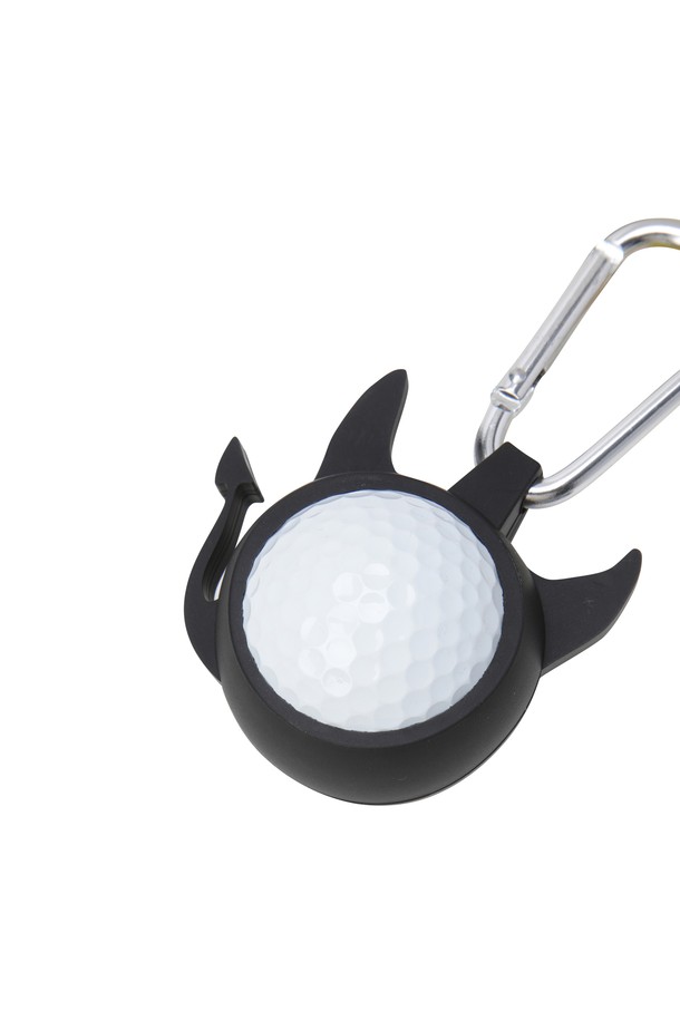 와키(WAACKY) 볼 케이스는 골프 용품으로, 귀여운 캐릭터 패턴의 미니 사이즈 사각 볼 케이스입니다. 볼 보관 기능에 특화되었으며, 와키 모형 디자인과 고리 장식이 특징입니다. 공용으로 사용할 수 있으며, 개성 넘치는 디자인으로 소지품에 포인트를 더합니다. 골프 라운딩 시 편리하게 사용할 수 있는 실용적인 아이템입니다.
