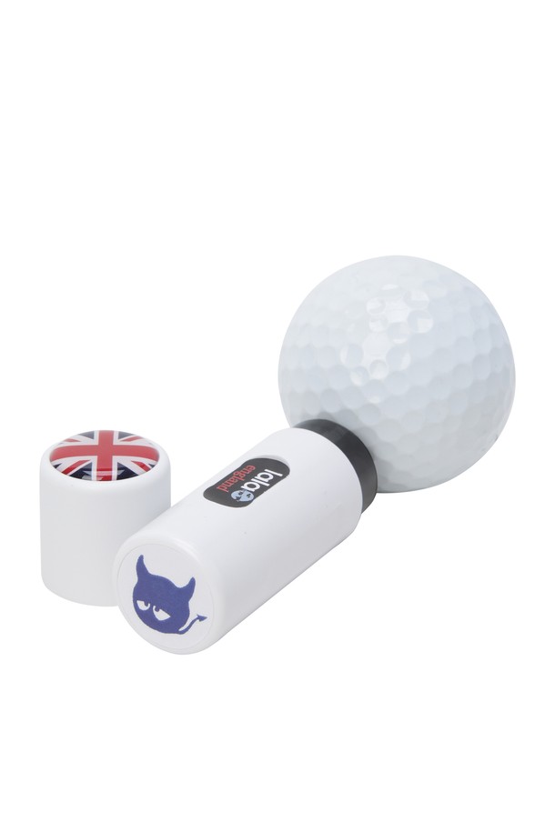 WAACKY(와키) 볼 스탬프는 골프 공에 마킹을 위한 플라스틱 소재의 제품입니다. 400회 이상 사용이 가능하며, 5초 만에 건조되어 사용 편의성을 높였습니다. 휴대용 사이즈로 제작되어 언제 어디서든 간편하게 사용할 수 있습니다. 화이트와 블랙 두 가지 색상으로 제공됩니다. 골프를 즐기는 모든 분들에게 유용한 아이템입니다.
