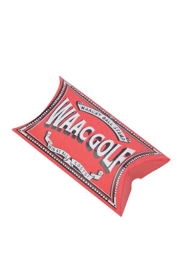 WAACKY (와키) 볼 스탬프는 골프 공에 마킹할 수 있는 휴대용 스탬프입니다. 플라스틱 소재로 제작되었으며, 화이트와 레드의 두 가지 색상으로 제공됩니다. 휴대가 간편하며, 400회 이상 사용이 가능합니다. 5초 만에 건조되어 라운딩 중에도 편리하게 사용할 수 있으며, 충전 없이 바로 사용 가능합니다. 골프 실력 향상을 위한 나만의 마킹 도구로 활용해 보세요.
