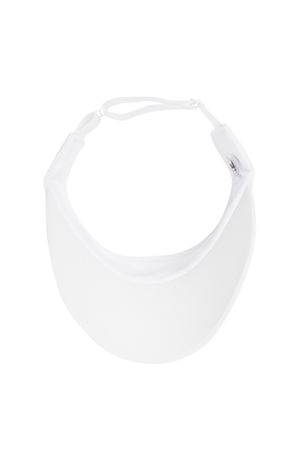 여성 로고 바이저(Women Logo Visor)는 골프룩에 어울리는 스포티하고 미니멀한 디자인의 바이저입니다. 깊은 모자 깊이와 와이드한 챙으로 햇빛을 효과적으로 가려주며, 자외선 차단 기능을 제공합니다. 가볍고 흡습 기능이 있어 봄, 여름, 가을 시즌에 쾌적하게 착용할 수 있습니다. 로고 패턴과 자수, 버클, 레터링 등의 디자인 장식이 돋보이며, 사이즈 조절이 가능합니다. 안감이 있어 편안한 착용감을 선사합니다.
