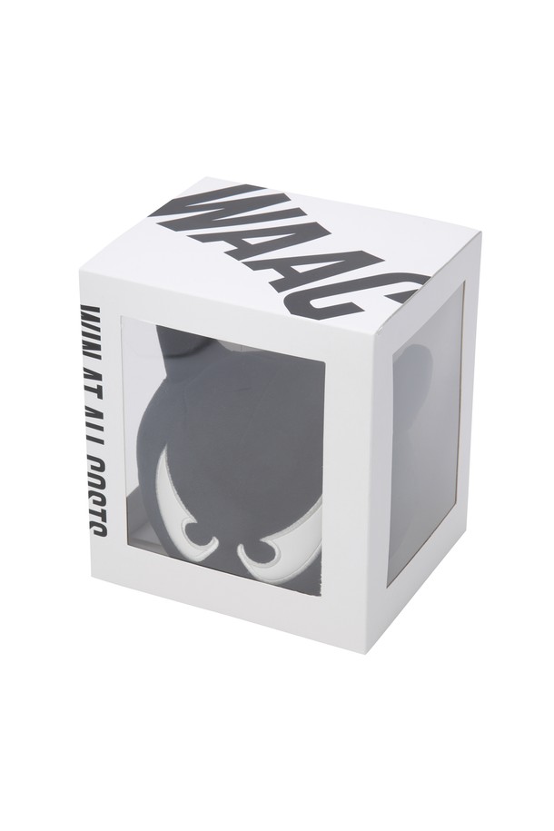 WAACKY(와키) 우드 커버는 골프 용품으로, 공용으로 사용 가능합니다. 캐릭터와 스트라이프 패턴이 적용되어 개성 넘치는 디자인을 자랑합니다. 신축성 있는 소재로 제작되어 우드에 안정적으로 장착되며, 립 조직 입구로 클럽을 안전하게 보호합니다. 배색 컬러 포인트로 디자인에 포인트를 더했습니다. 골프를 즐기는 모든 분에게 적합한 아이템입니다.
