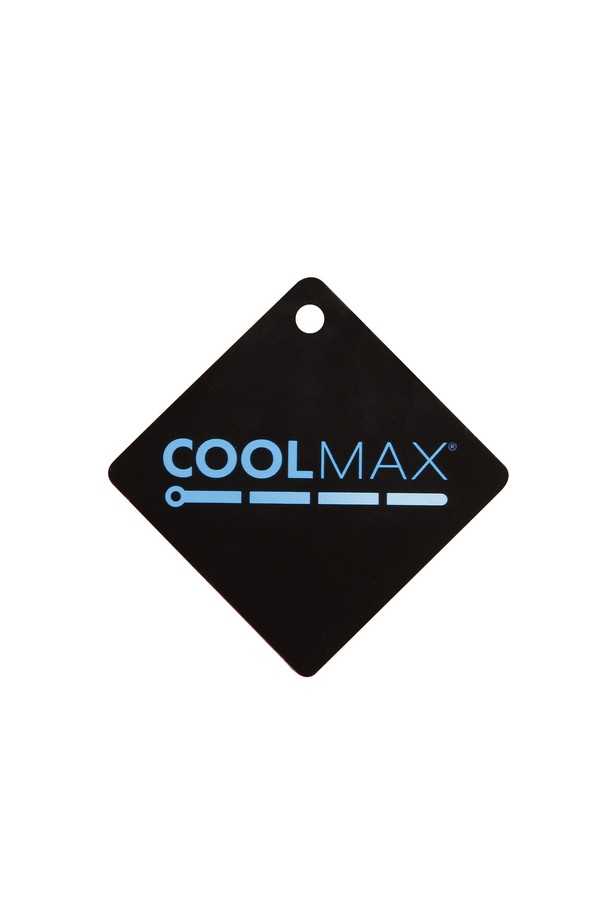 여성 리본 캡(OE)은 봄, 여름 시즌 골프룩과 캐주얼, 미니멀 스타일 연출에 적합한 캡모자입니다. 부드러운 촉감의 폴리에스테르 소재로 제작되었으며, 8cm 챙 넓이와 얇은 두께로 시원한 착용감을 제공합니다. 무지 디자인에 리본과 벨크로 장식이 포인트이며, 흡습, 속건, 통기 기능으로 쾌적함을 유지합니다. COOLMAX 안감과 땀받이가 포함되어 있어 활동적인 날에도 편안하게 사용할 수 있습니다. 화이트 컬러로 다양한 의상에 매치하기 용이합니다.
