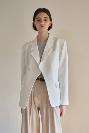 Over fit one button jacket - white