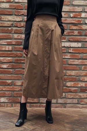 Line pintuck flared skirt - brown