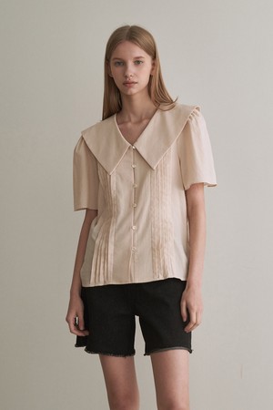 Sailor collar pintuck blouse - light beige