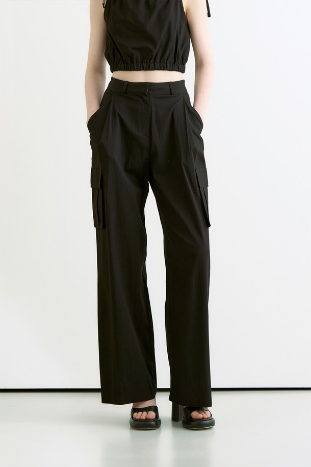 ADAUL - 스커트/팬츠 - Nylon cargo wide pants - black