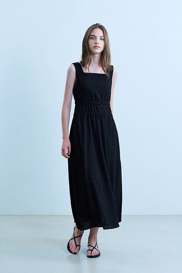 ADAUL - 민소매 원피스 - Hum middle shirring sleeveless long dress - black