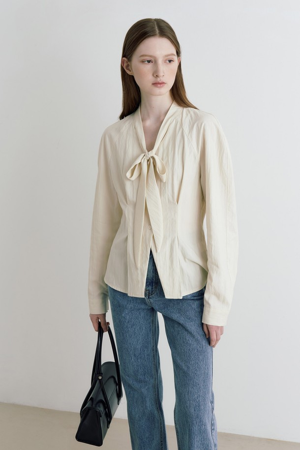 ADAUL - 블라우스 - Ribbon tie pintuck puff blouse - cream