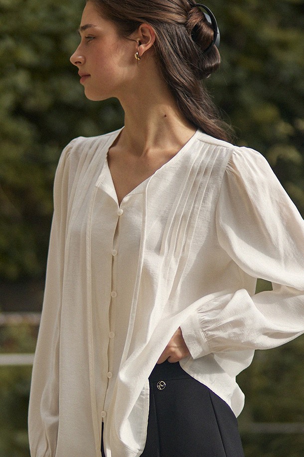 ADAUL - 블라우스 - Thin ribbon puff blouse - ivory