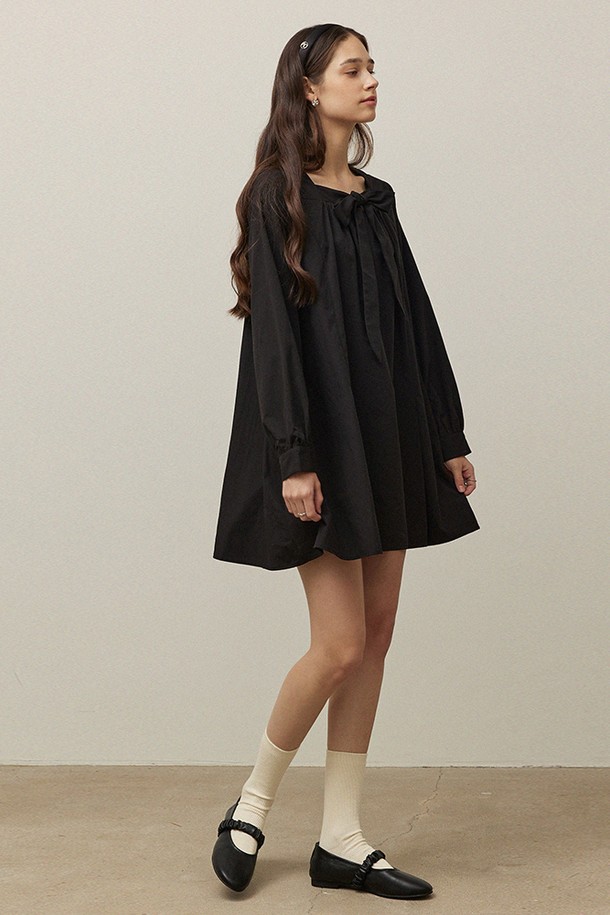 ADAUL - 긴소매 원피스 - Flare ribbon tie mini dress - black