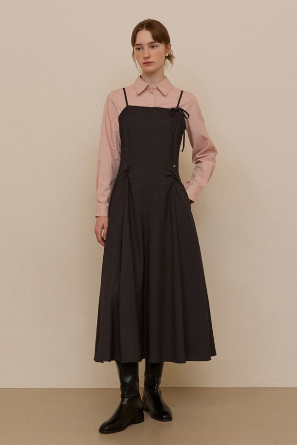 ADAUL - 민소매 원피스 - Shirring line ribbon long dress - deep grey