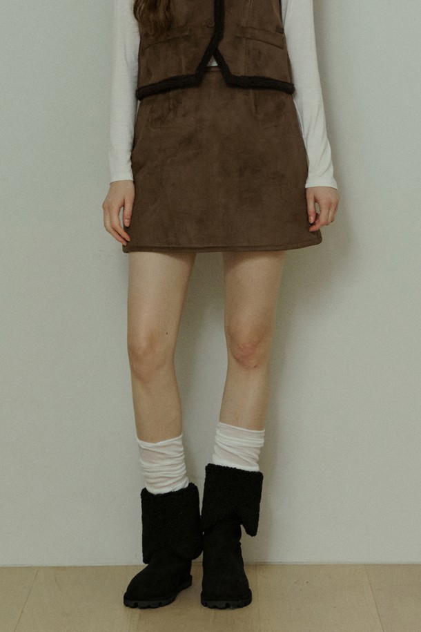 ADAUL - 미니스커트 - Suede mustang mini skirt - fuzzy brown