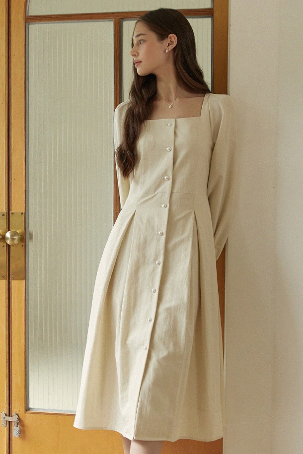 ADAUL - 긴소매 원피스 - Puff square neck deep pintuck long dress - beige