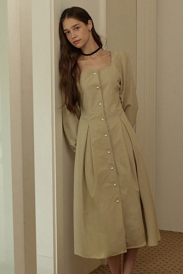 ADAUL - 긴소매 원피스 - Puff square neck deep pintuck long dress - khaki