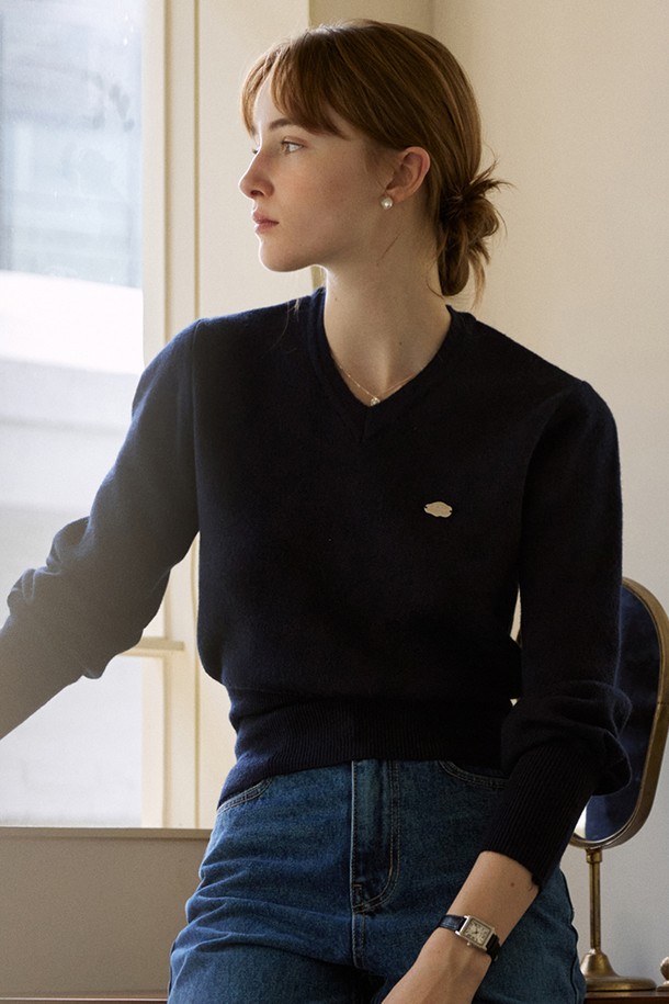 ADAUL - 스웨터 - Bell sleeve v neck classic knit - navy