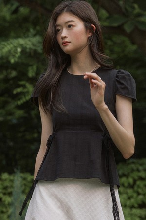 Burn side ribbon cap sleeve blouse - black
