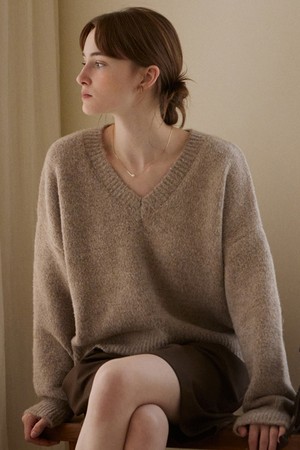 Soft loose V-neck knit - hazy brown