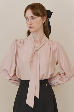 Scarf neck shirring blouse - softpink