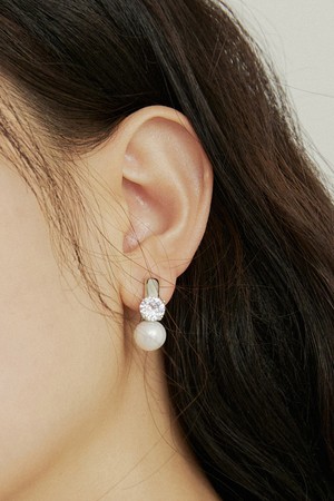 Cubic stone pearl earring - silver