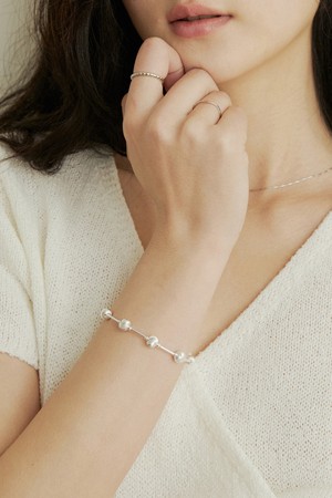 Satin metal ball bracelet - silver