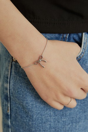 Vintage ribbon bracelet - silver