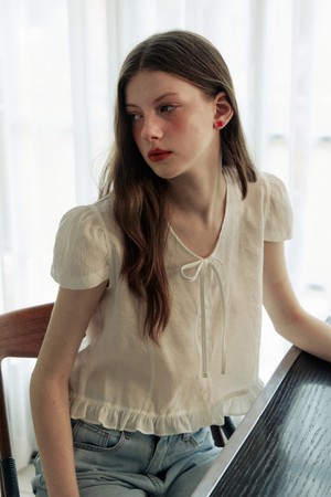 Puff button ribbon half sleeve blouse - white
