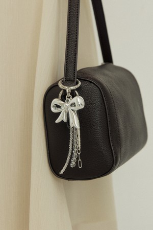 Metal ribbon glass keyring - silver