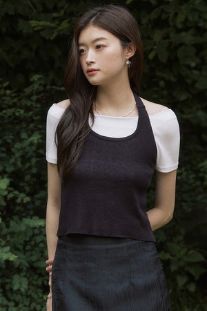 U halter neck t shirt - black