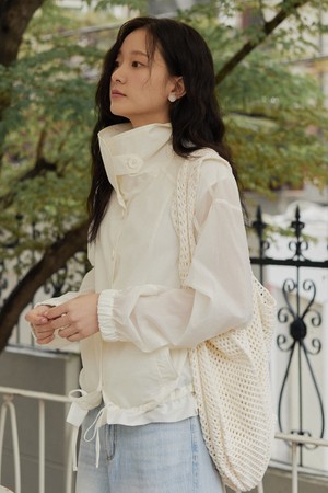 Lace back label ribbon string summer blouson - cream